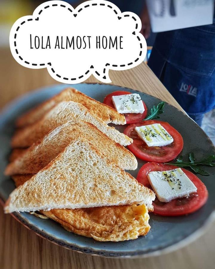 Lola Almost Home Belgrado Exterior foto